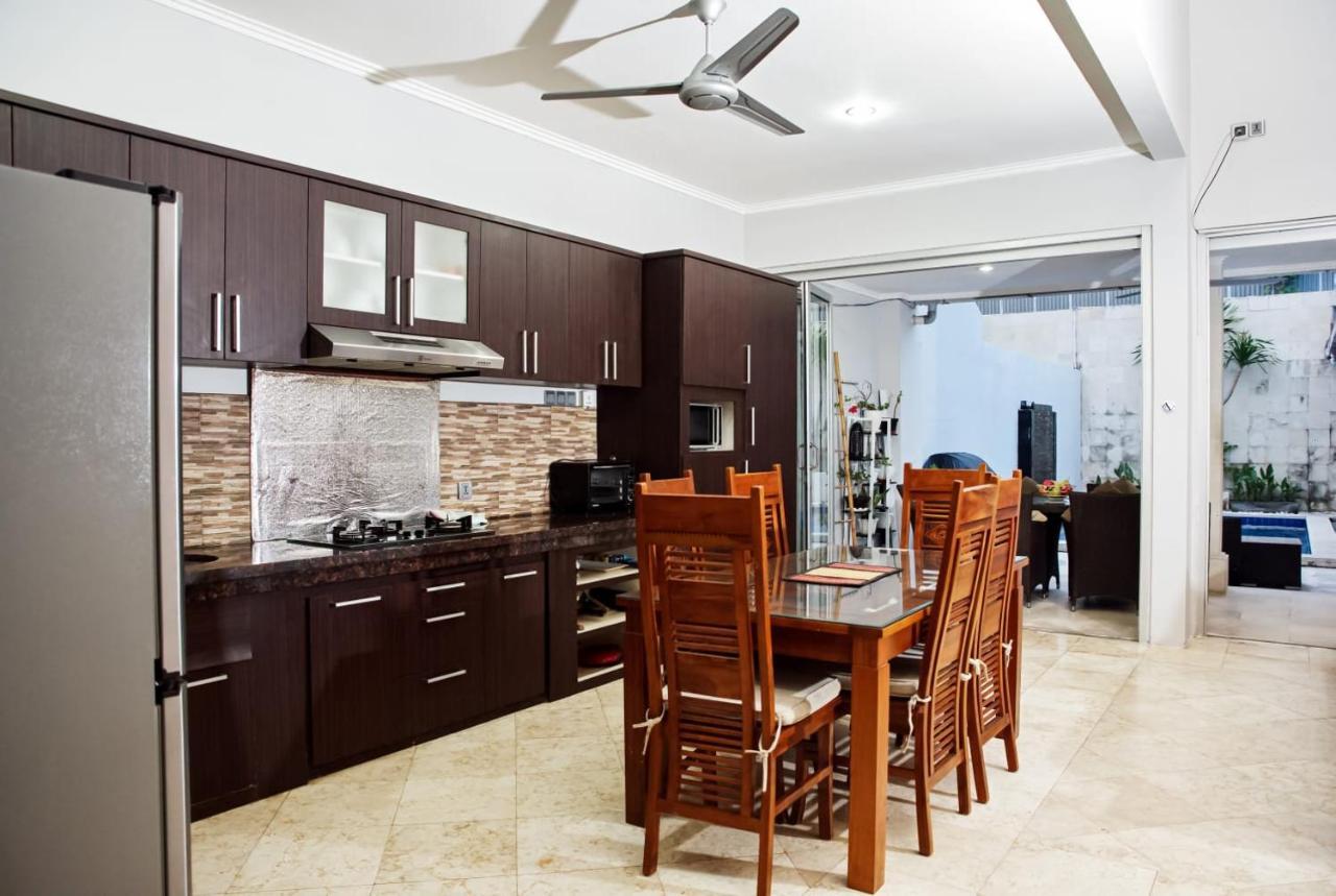4 Bedroom Villa Kuta Regency B10 Buitenkant foto